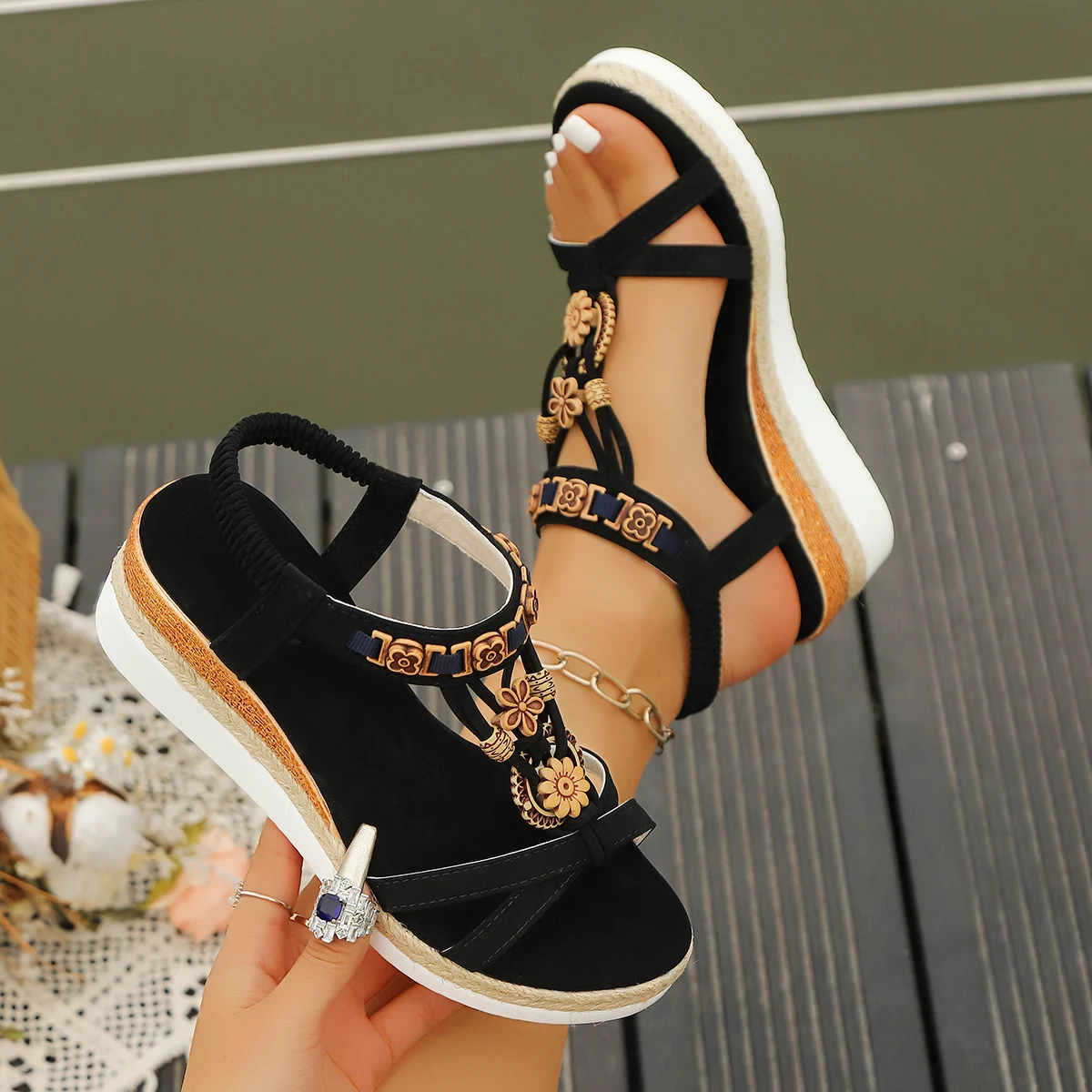 Water Shoes - Kadınlar İçin Dolgu Topuklu Sandaletler Yaz
